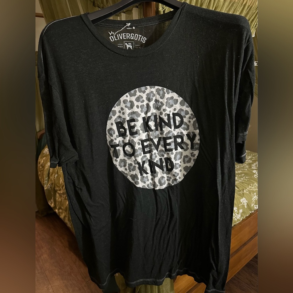 Oliver Co. Black Graphic Tee for Women